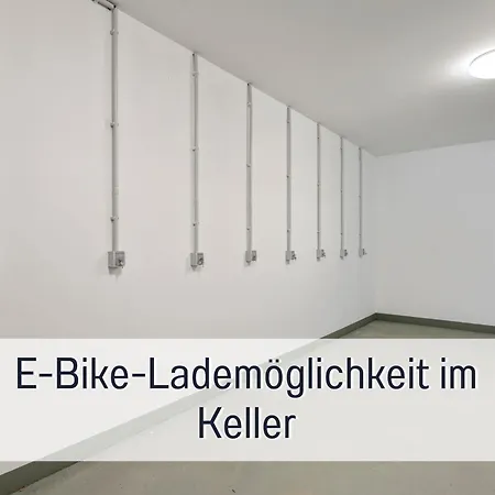 Edel&liebe Neubau Mit Fahrstuhl, Parkplatz, Balkon, W-lan, Ruhige Lage, Einkaufsmoeglichkeiten 500m Entfernt 公寓 格洛米茨