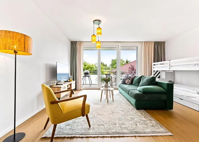 Edel&liebe Neubau Mit Fahrstuhl, Parkplatz, Balkon, W-lan, Ruhige Lage, Einkaufmoeglichkeiten 500m Entfernt *