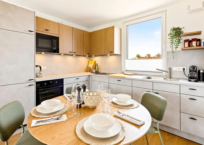Edel&liebe Neubau Mit Fahrstuhl, Parkplatz, Balkon, W-lan, Ruhige Lage, Einkaufmoeglichkeiten 500m Entfernt Апартаменты *