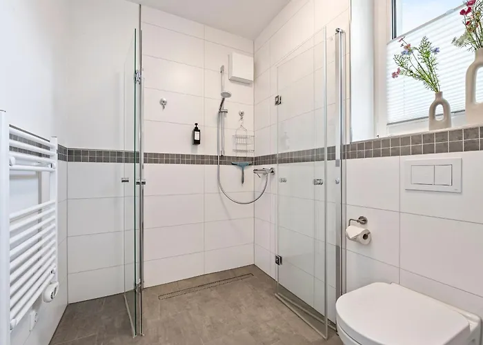 Edel&liebe Neubau Mit Fahrstuhl, Parkplatz, Balkon, W-lan, Ruhige Lage, Einkaufmoeglichkeiten 500m Entfernt Апартаменты